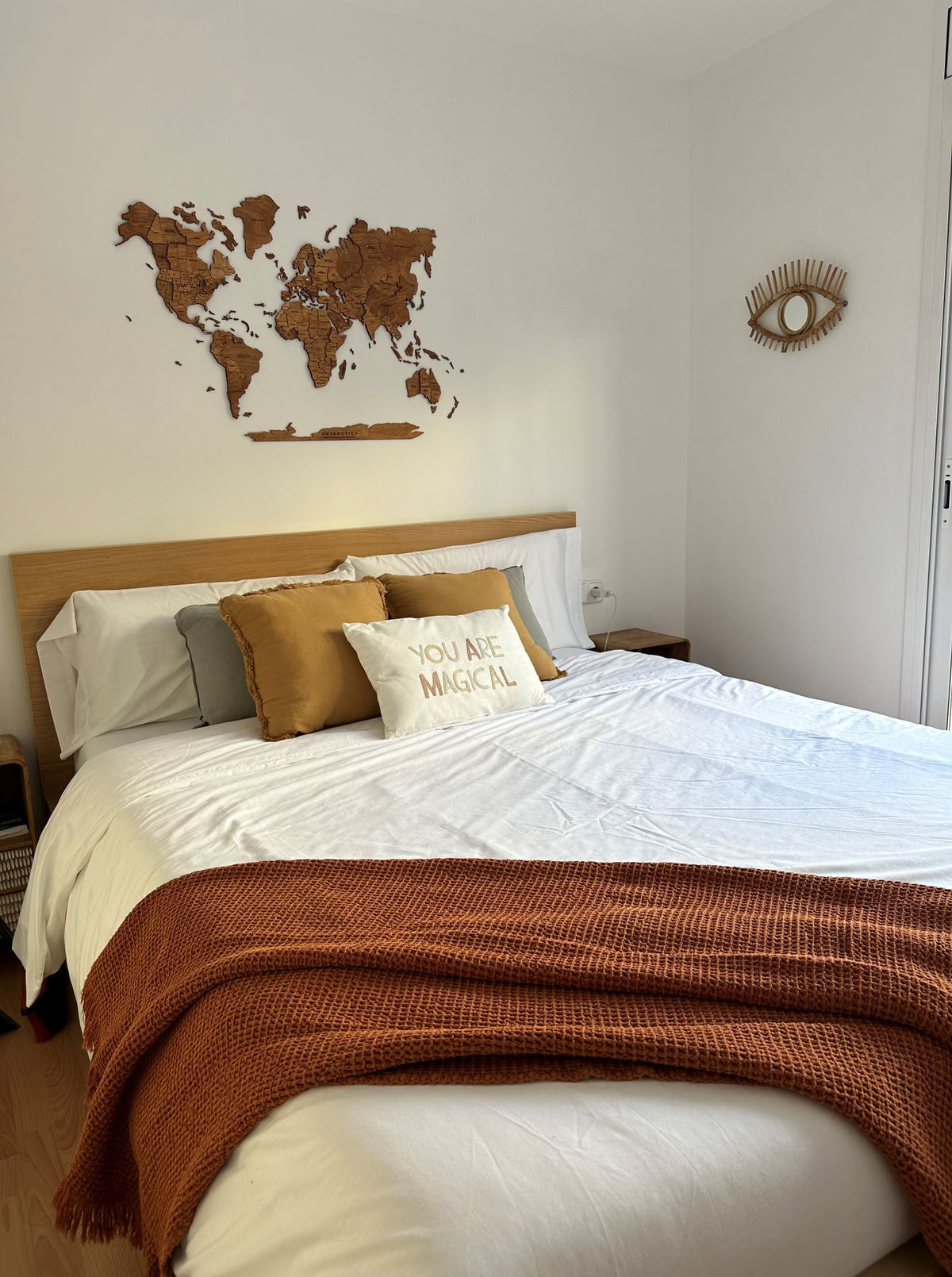 3D Wooden World Map Dark Walnut - Size L Prime